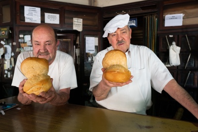 “Somos una especie en extinción”: la panadería que desde hace 120 años prepara la mejor galleta de campo